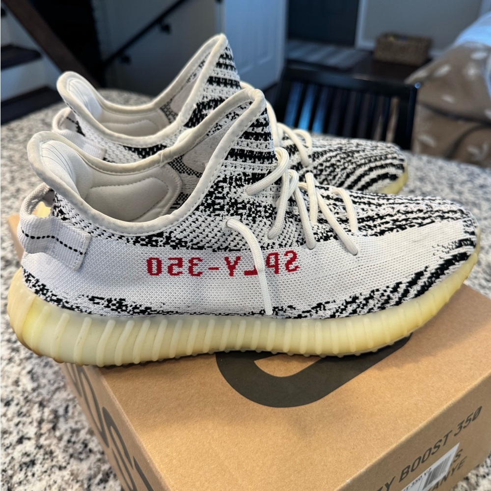 Yeezy Boost 350 V2 Sneakers - zebra